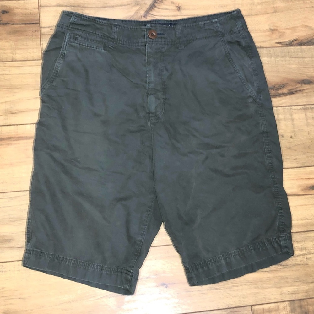 American Eagle Longer length gray shorts size 31